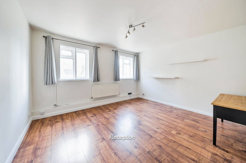 Property photo 2 of 11 Picture No. 01