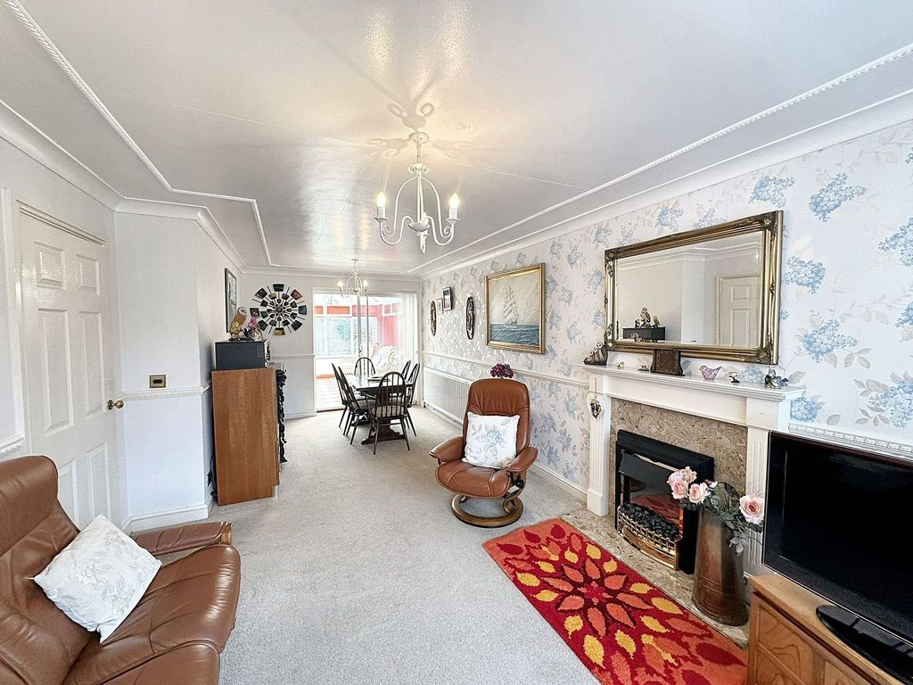 Property photo 2 of 14 Living Room