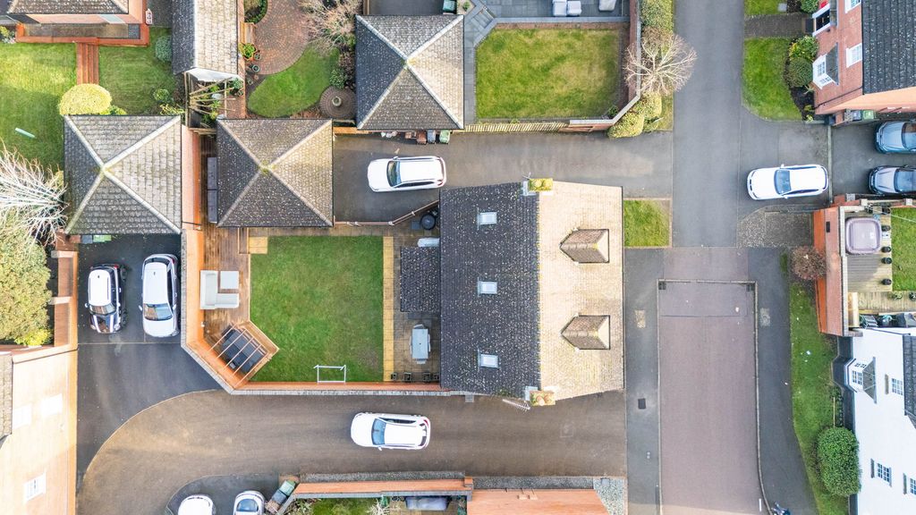 Property photo 2 of 32