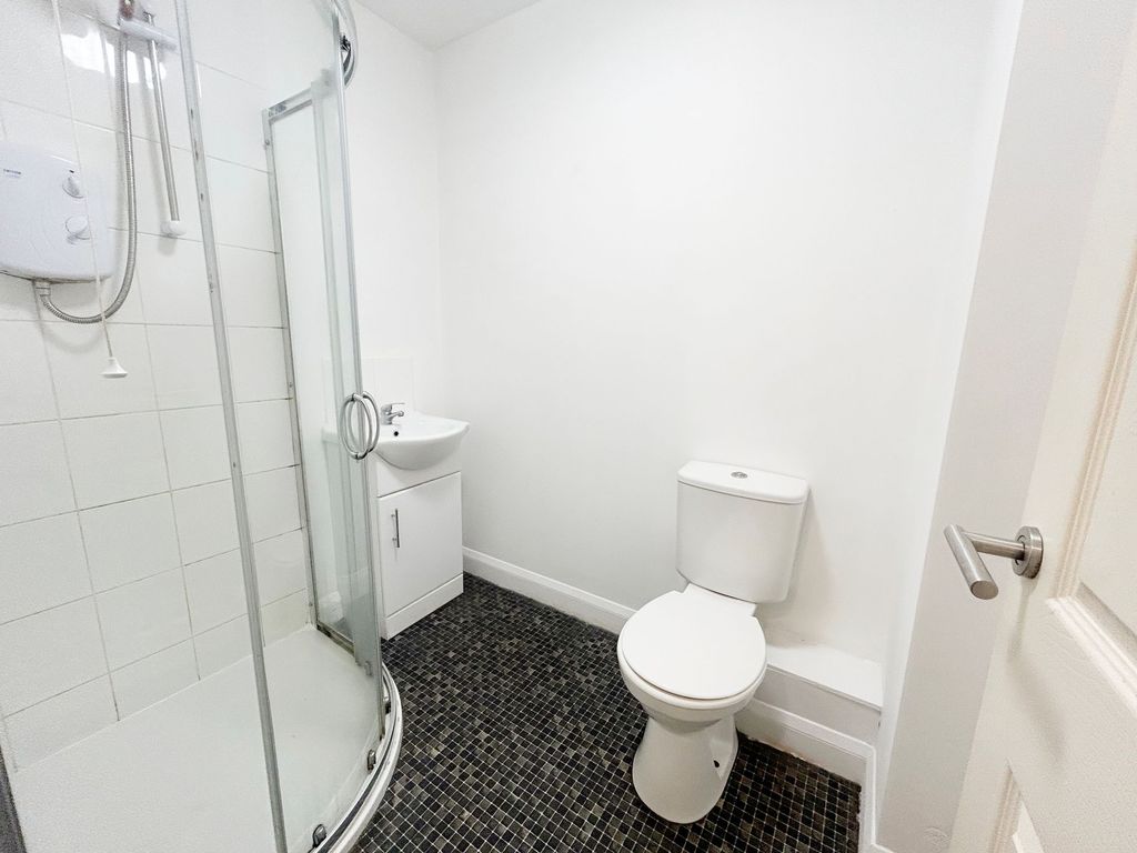 Property photo 2 of 5 Bathroom