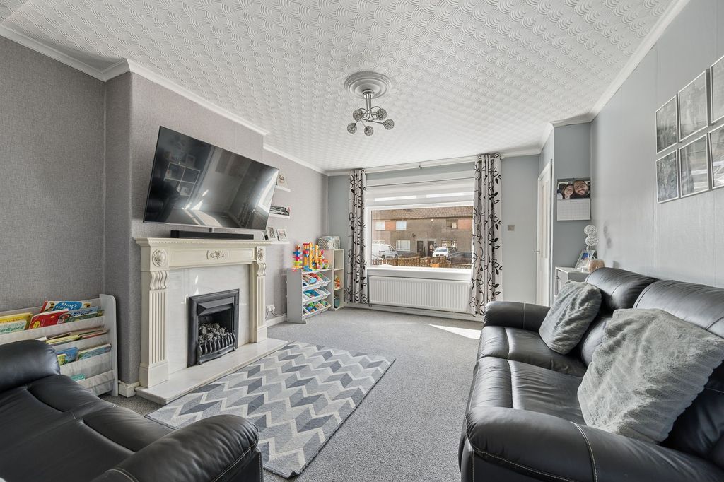 Property photo 2 of 26 Lounge