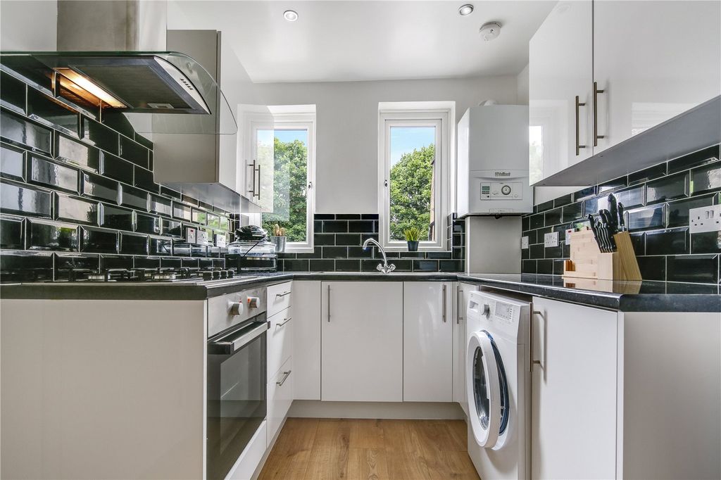 Property photo 1 of 7 Kitchen