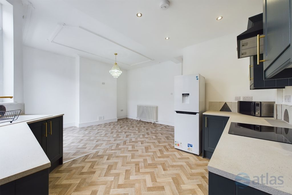 Property photo 2 of 15 Kitchen/Dining Room