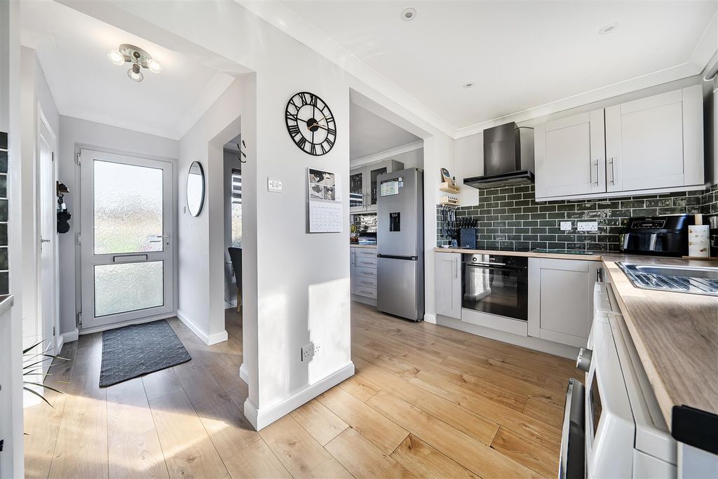 Property photo 3 of 22 1425526-10-69B989B04Ec6F.Jpg