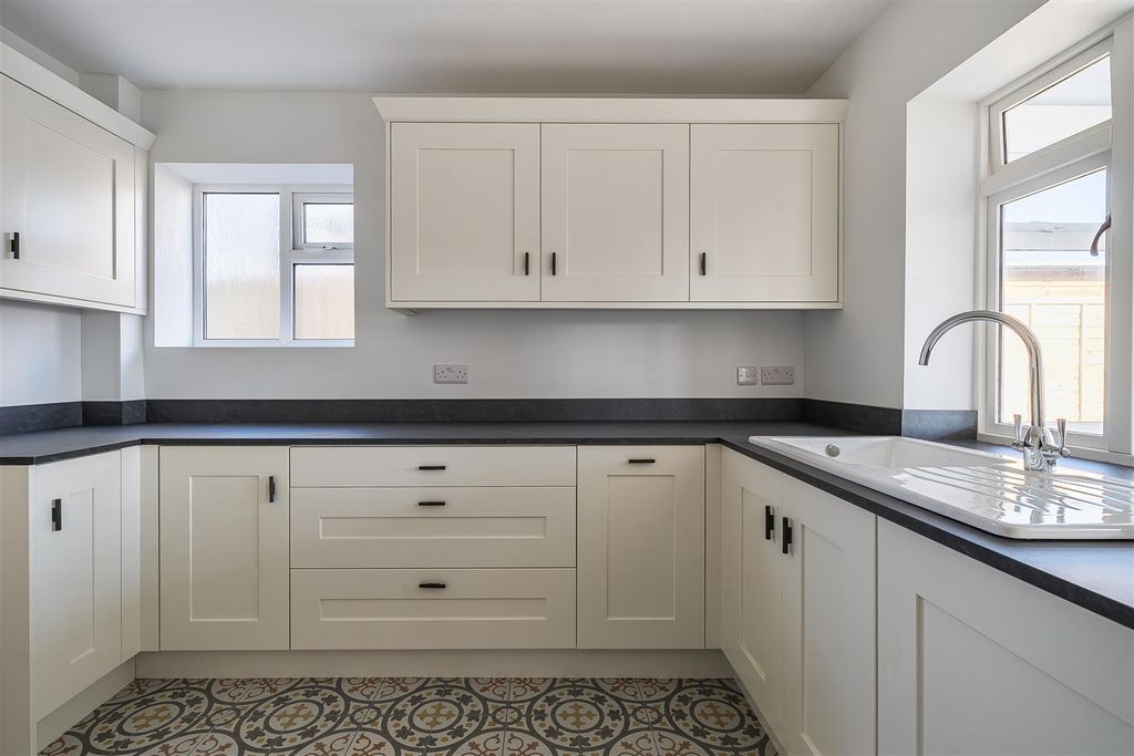 Property photo 3 of 16 1421180-16-69A8554B01A23.Jpg