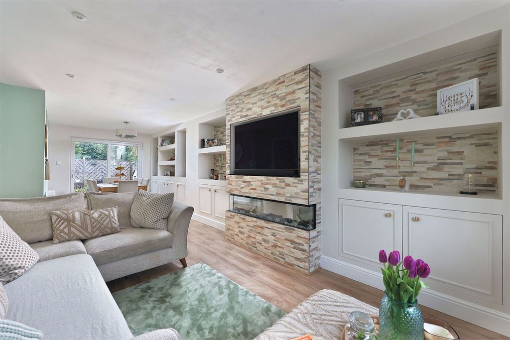 Property photo 2 of 27 Picture No. 04