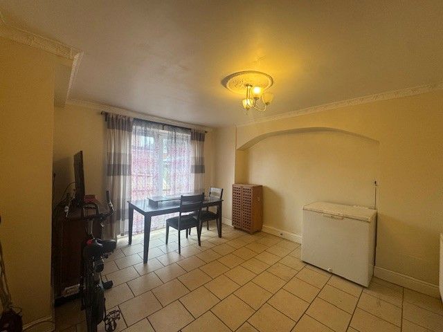 Property photo 3 of 11 Dining Room