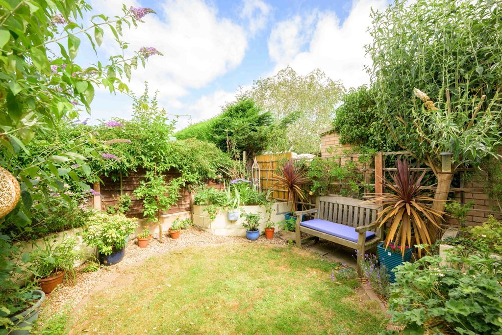 Property photo 2 of 23