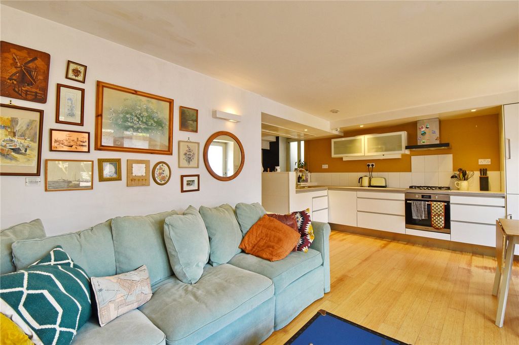 Property photo 1 of 15 Picture No. 11