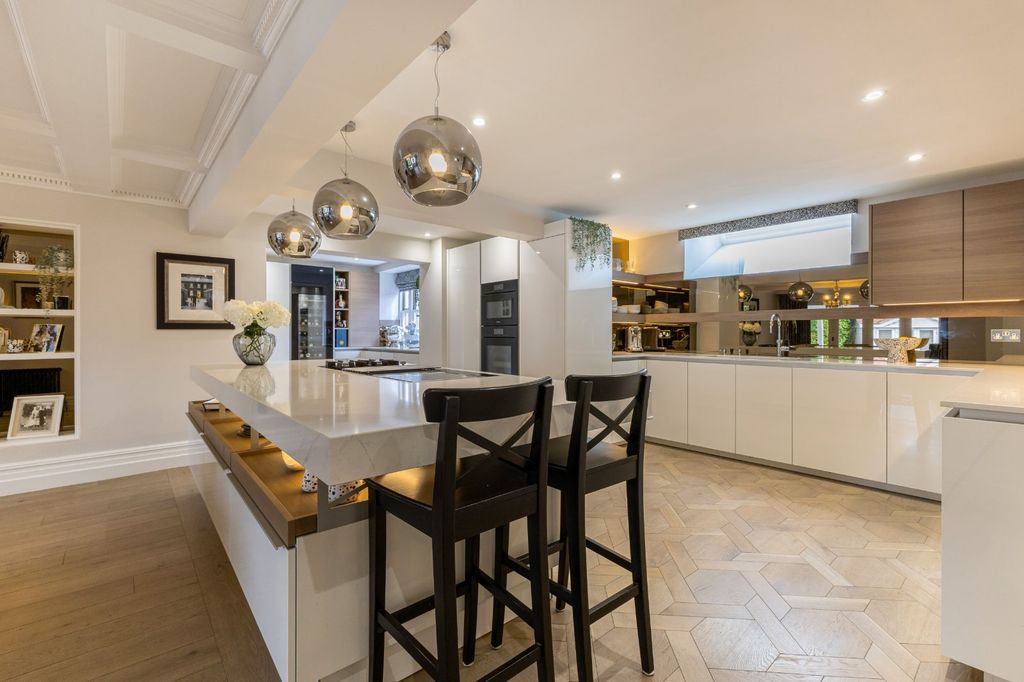 Property photo 3 of 22 Kitchen