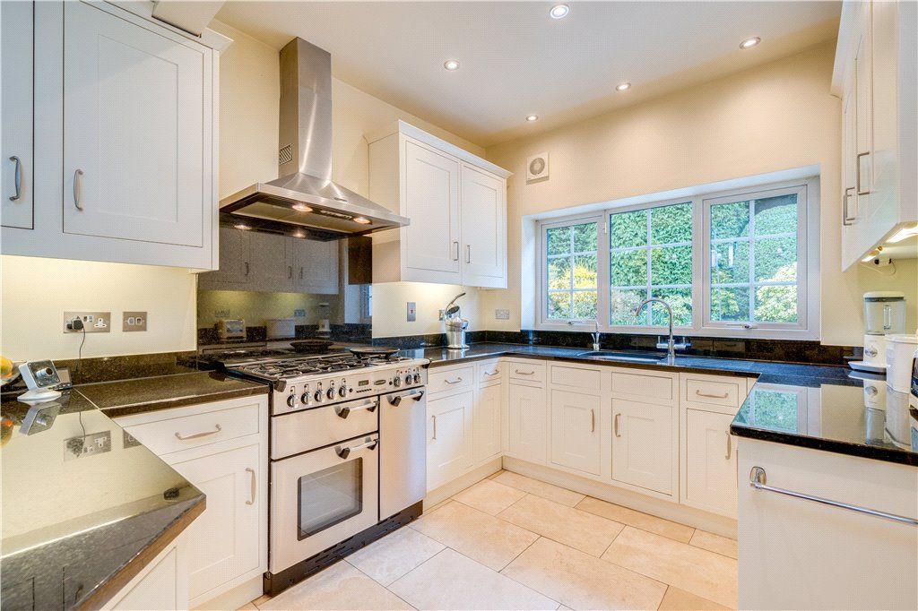 Property photo 3 of 38 Kitchen