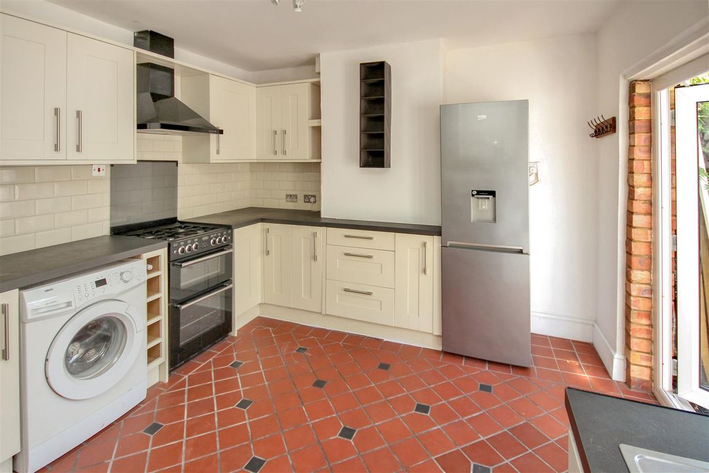Property photo 2 of 14 Kitchen 1.Jpg