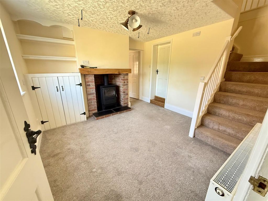 Property photo 2 of 6 2026_07_15 Dining Room Po Row.Jpg