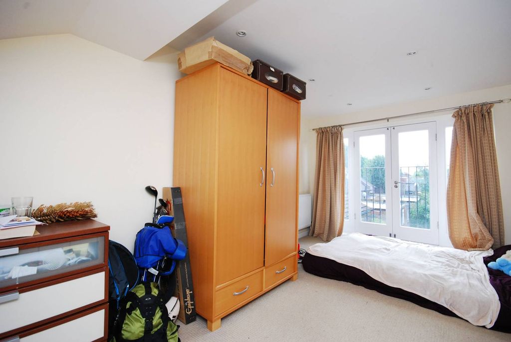 Property photo 3 of 6