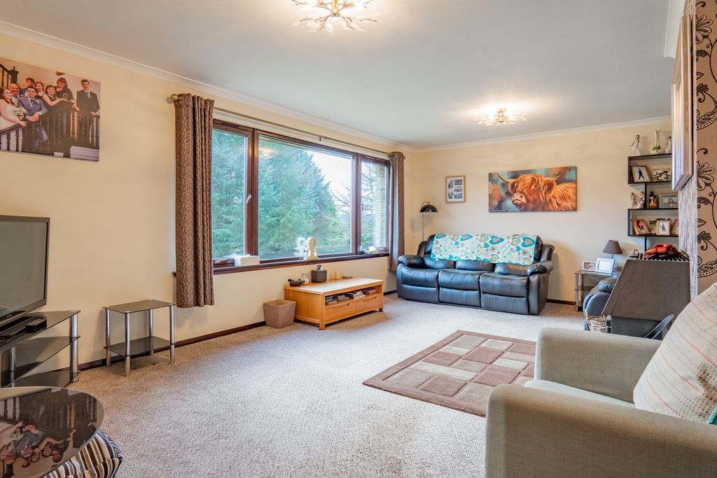 Property photo 2 of 40