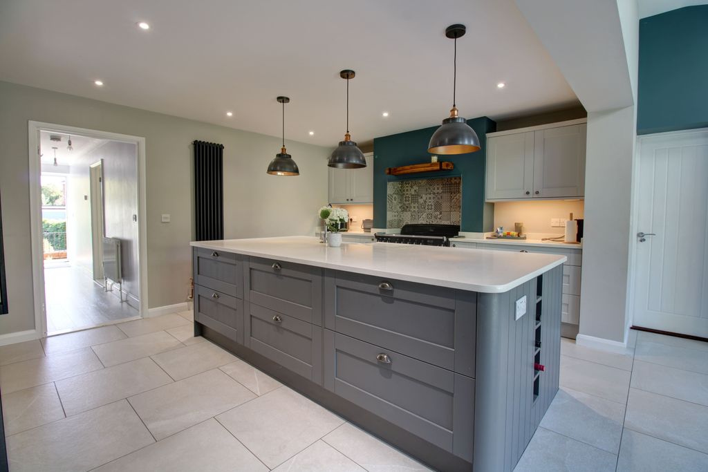 Property photo 1 of 17 A5