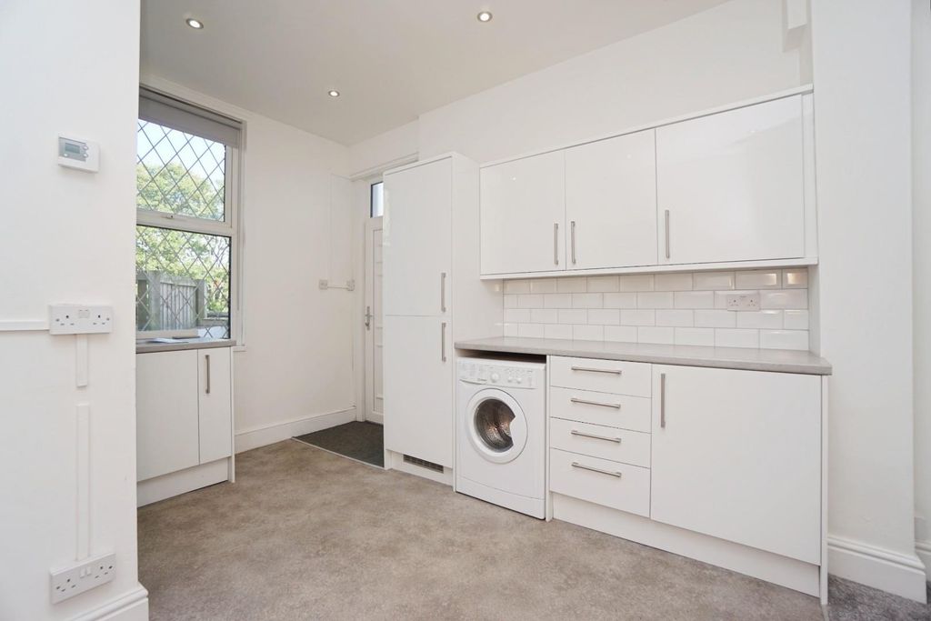 Property photo 1 of 18 Kitchen