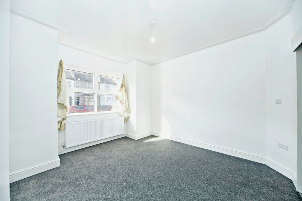 Property photo 2 of 17 Photography