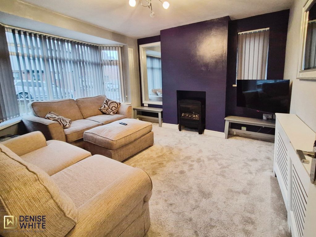 Property photo 2 of 25 Lounge