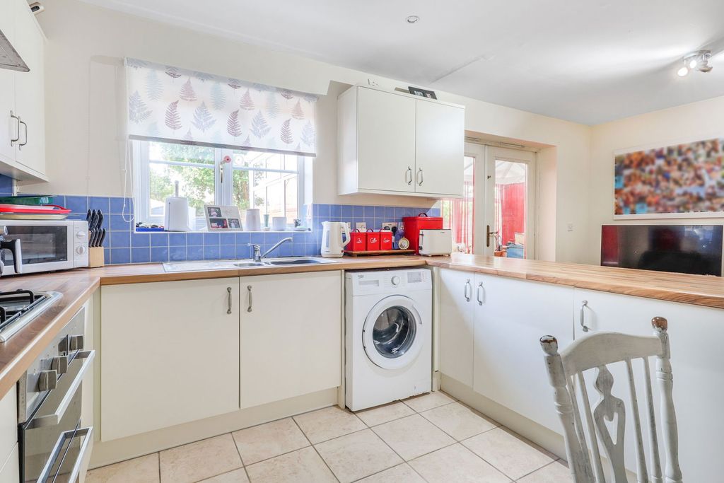 Property photo 2 of 19