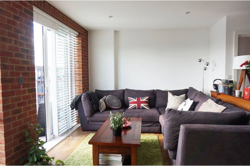 Property photo 2 of 18