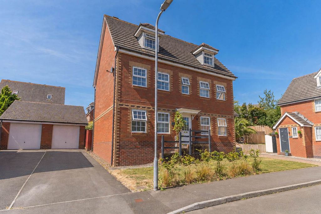 Property photo 1 of 27
