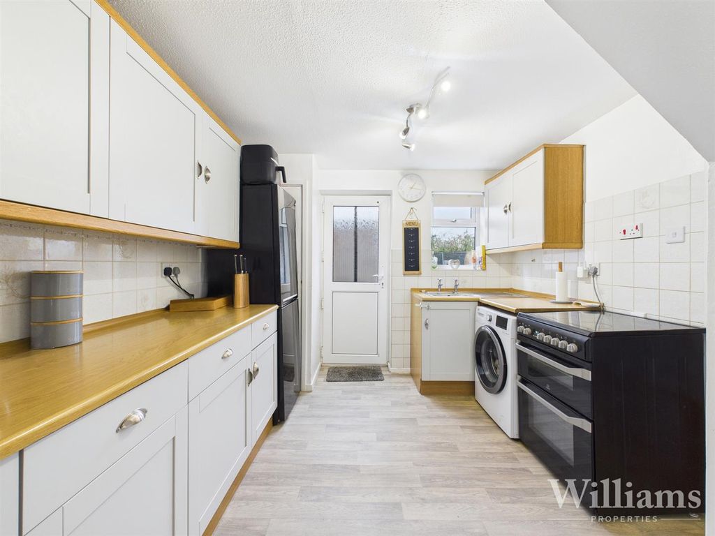 Property photo 3 of 11 Cam02861G0-Pr0523-Still002.Jpg