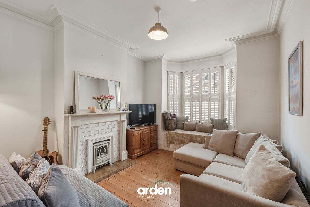 Property photo 2 of 12