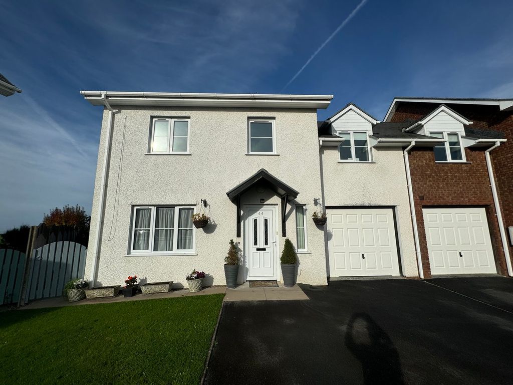 Property photo 3 of 43