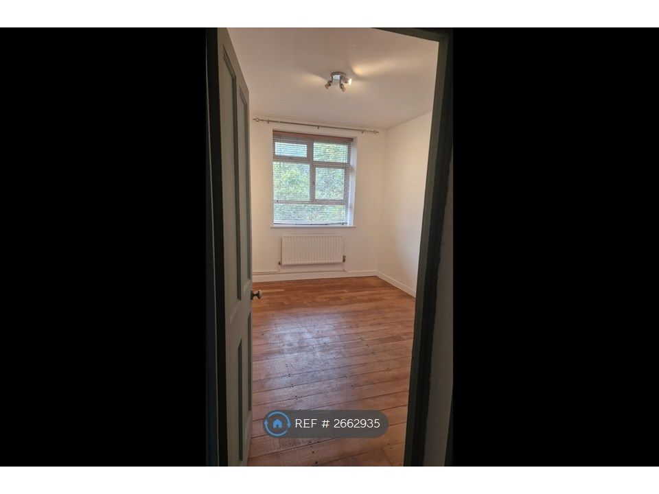 Property photo 3 of 10 Bedroom 1