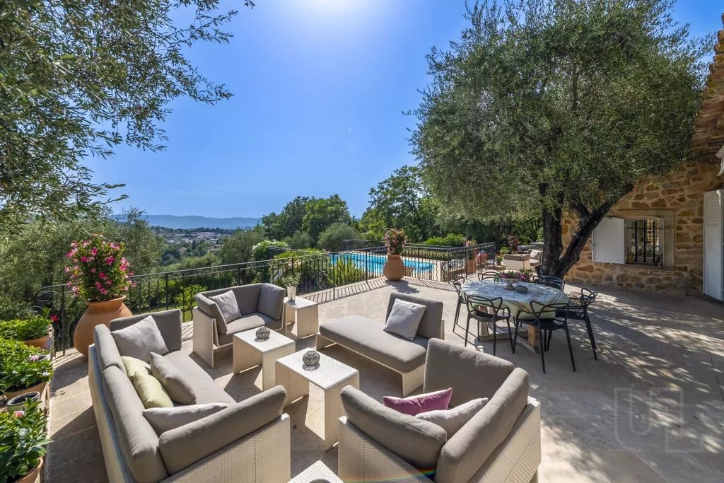 Property photo 3 of 11