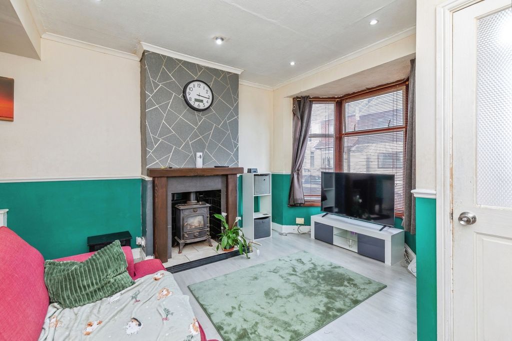 Property photo 2 of 11 Photo