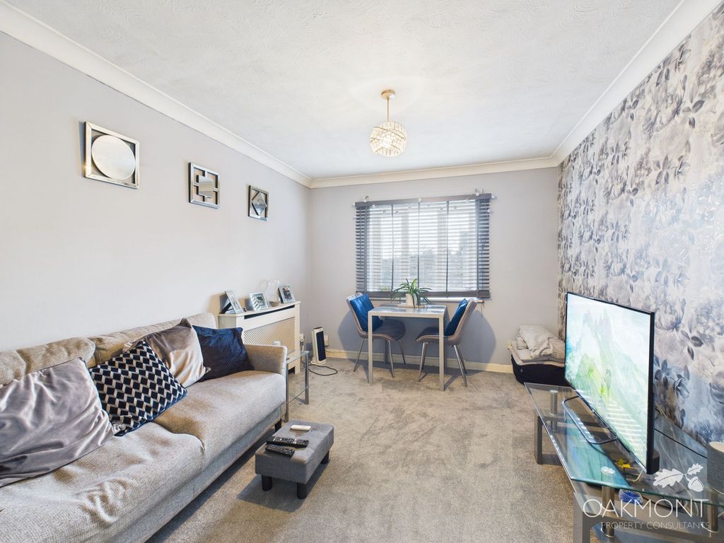 Property photo 2 of 6