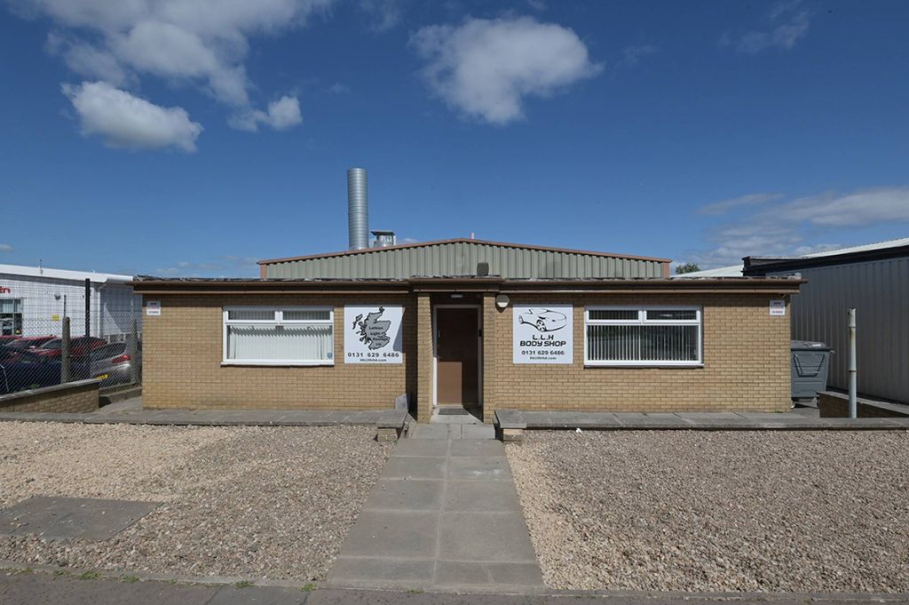 Property photo 1 of 12