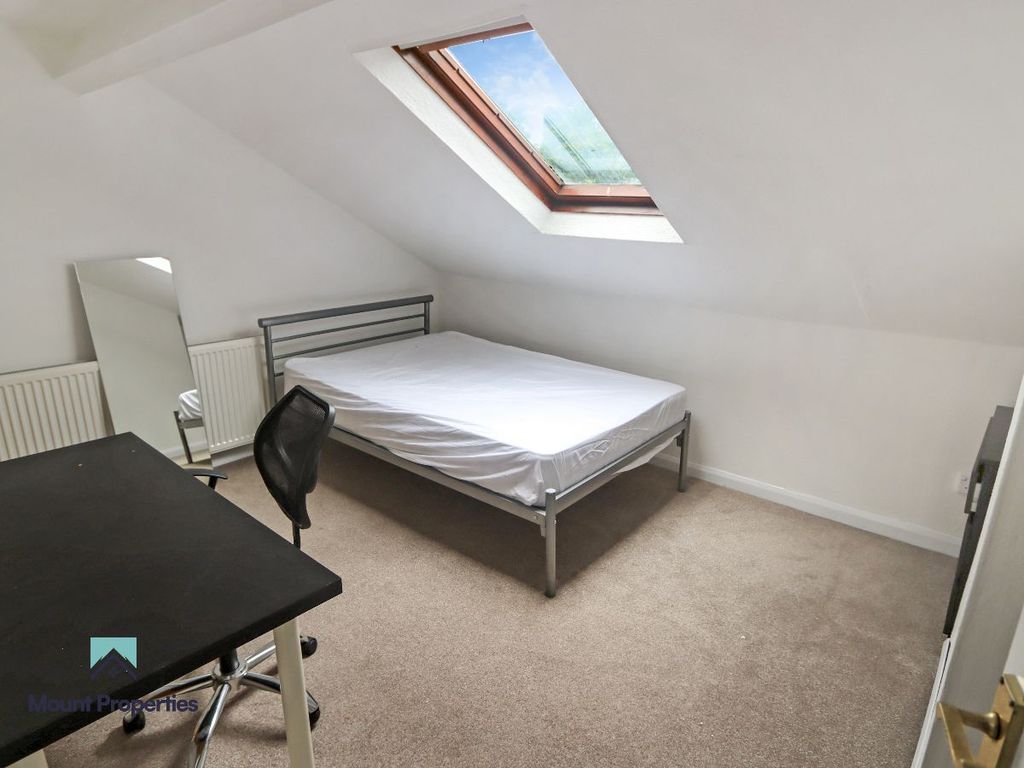 Property photo 1 of 3