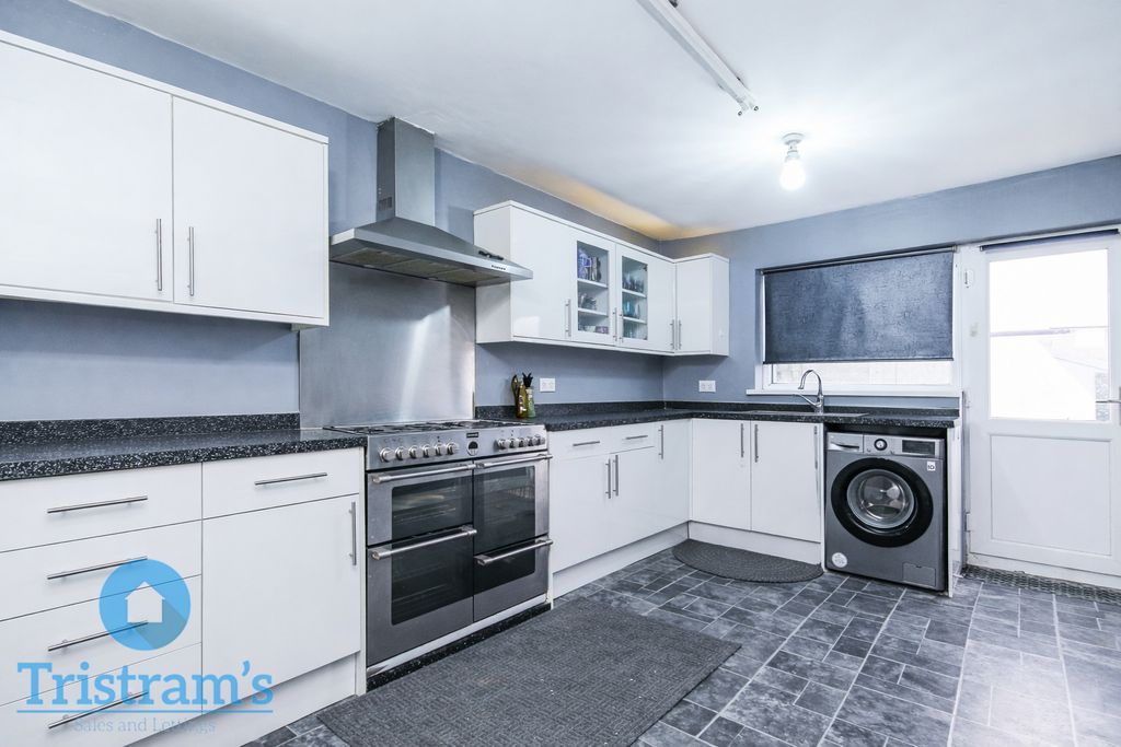 Property photo 2 of 16