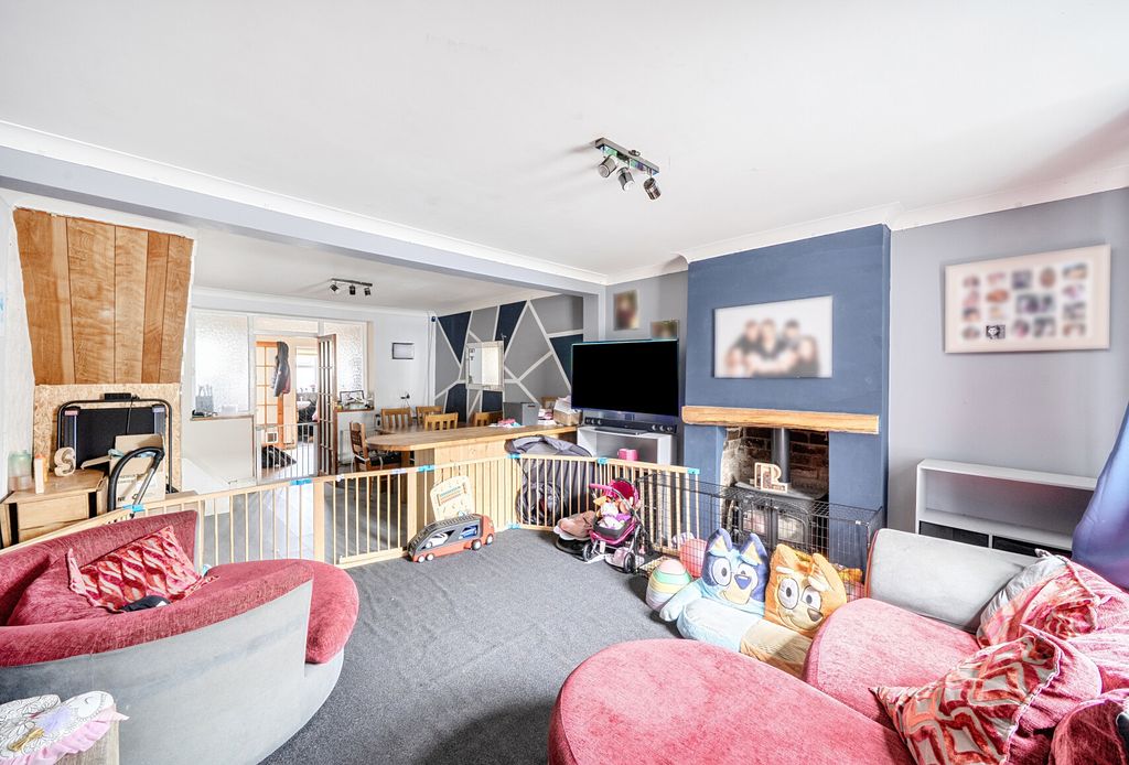 Property photo 3 of 15 1483949-19-6A4293...