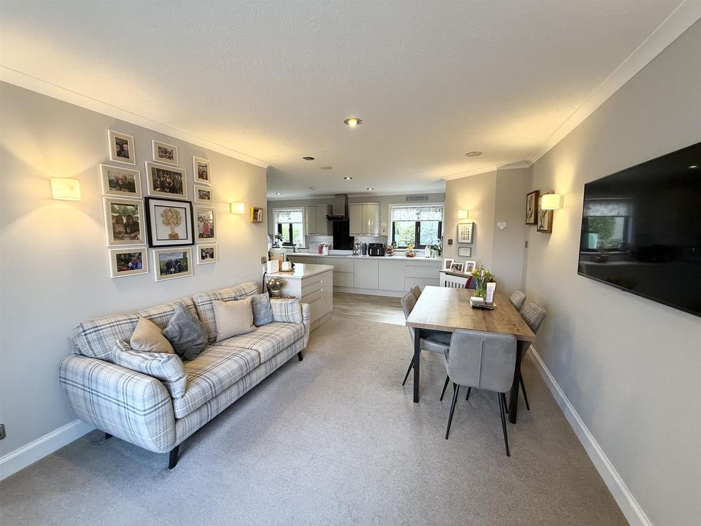 Property photo 2 of 31 Family Front.Jpeg