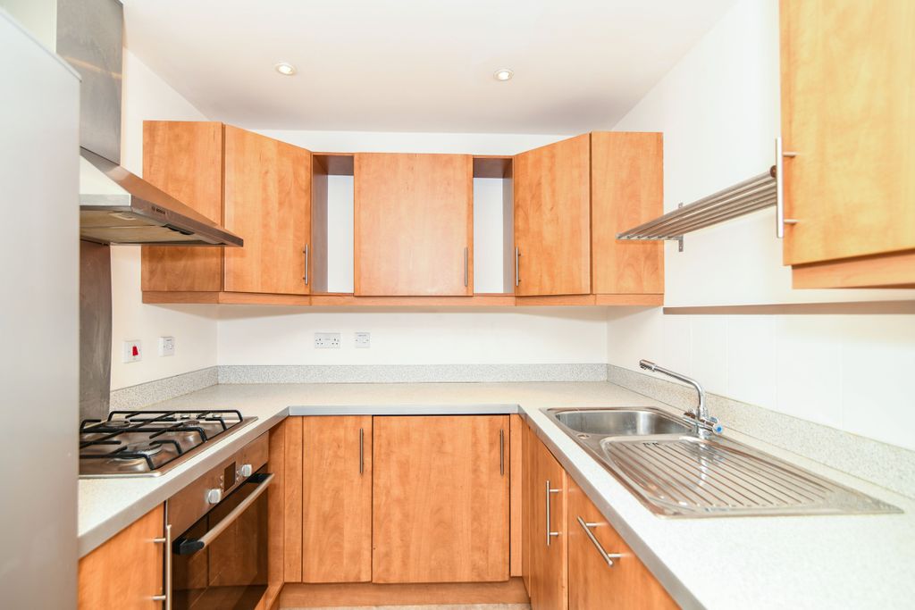 Property photo 3 of 9 Kitchen