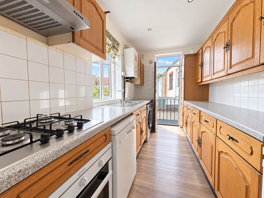 Property photo 3 of 8 Kitchen