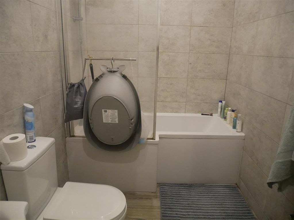 Property photo 3 of 11 P1040436.Jpg