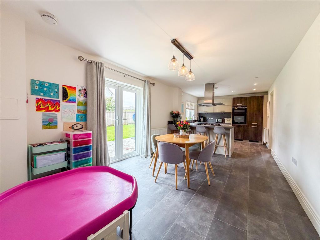 Additional image 6 of 4 bed detached house for saleKnox Wynd, Strathaven ML10