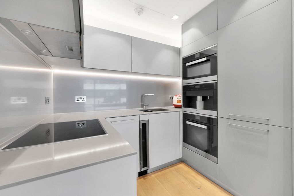 Property photo 3 of 14 Picture No. 11