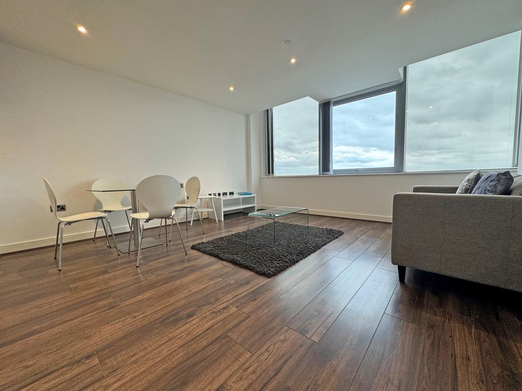 Property photo 2 of 10 Lounge