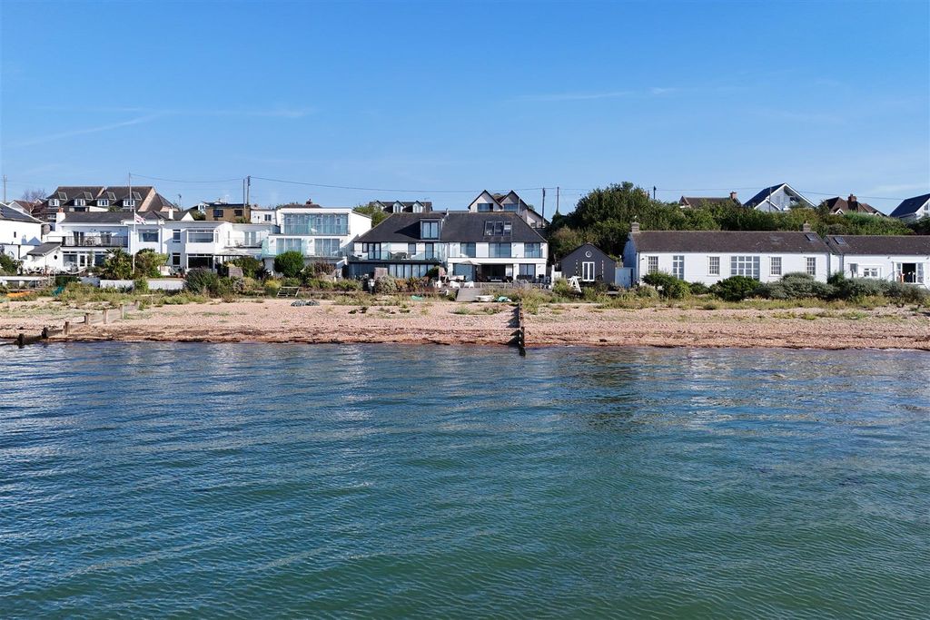 Property photo 1 of 42 Admiralty Walk, Whitstable