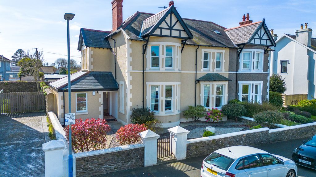 Property photo 1 of 30