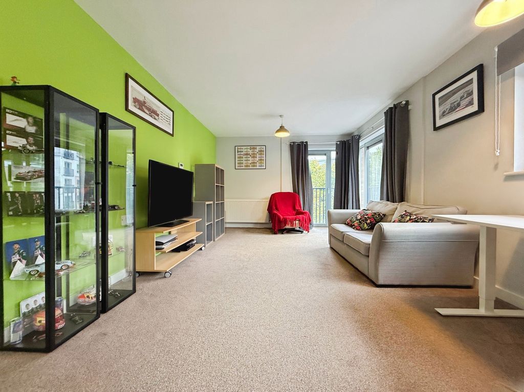 Property photo 3 of 7 Pbox-Img.Jpg