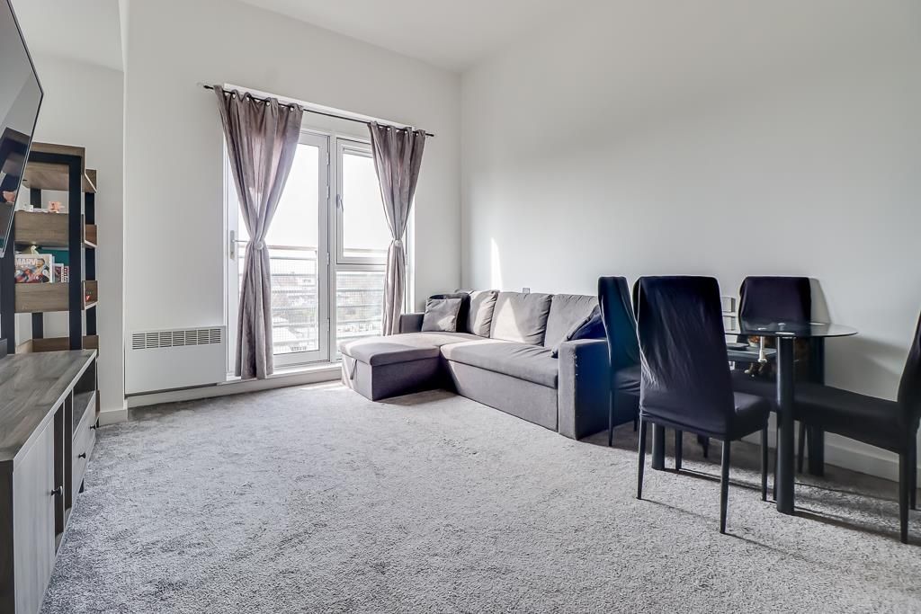 Property photo 3 of 18 Kitchen/Living Room