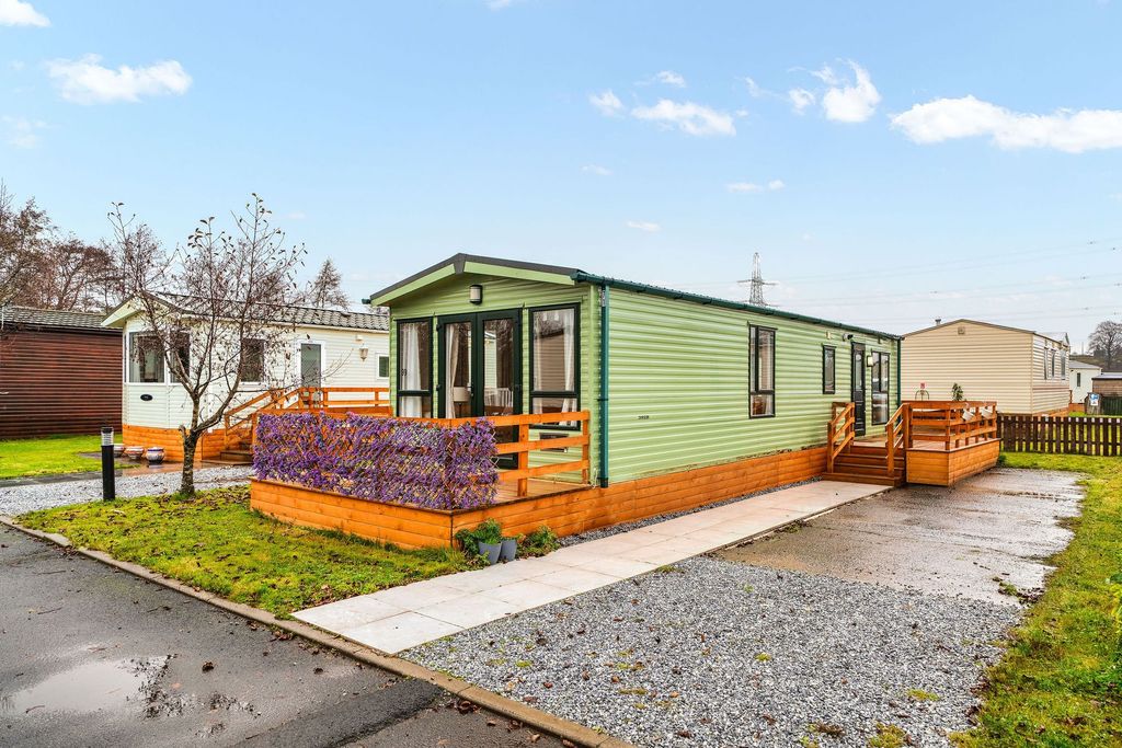 Property photo 1 of 20 External