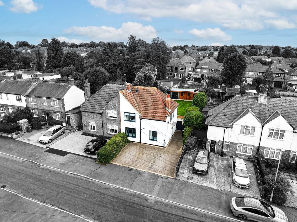 Property photo 1 of 33